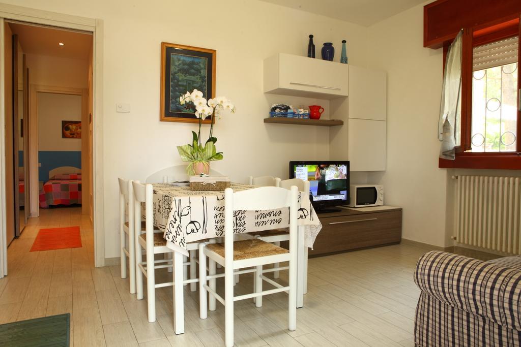Residence La Madonnina Peschiera del Garda Rom bilde