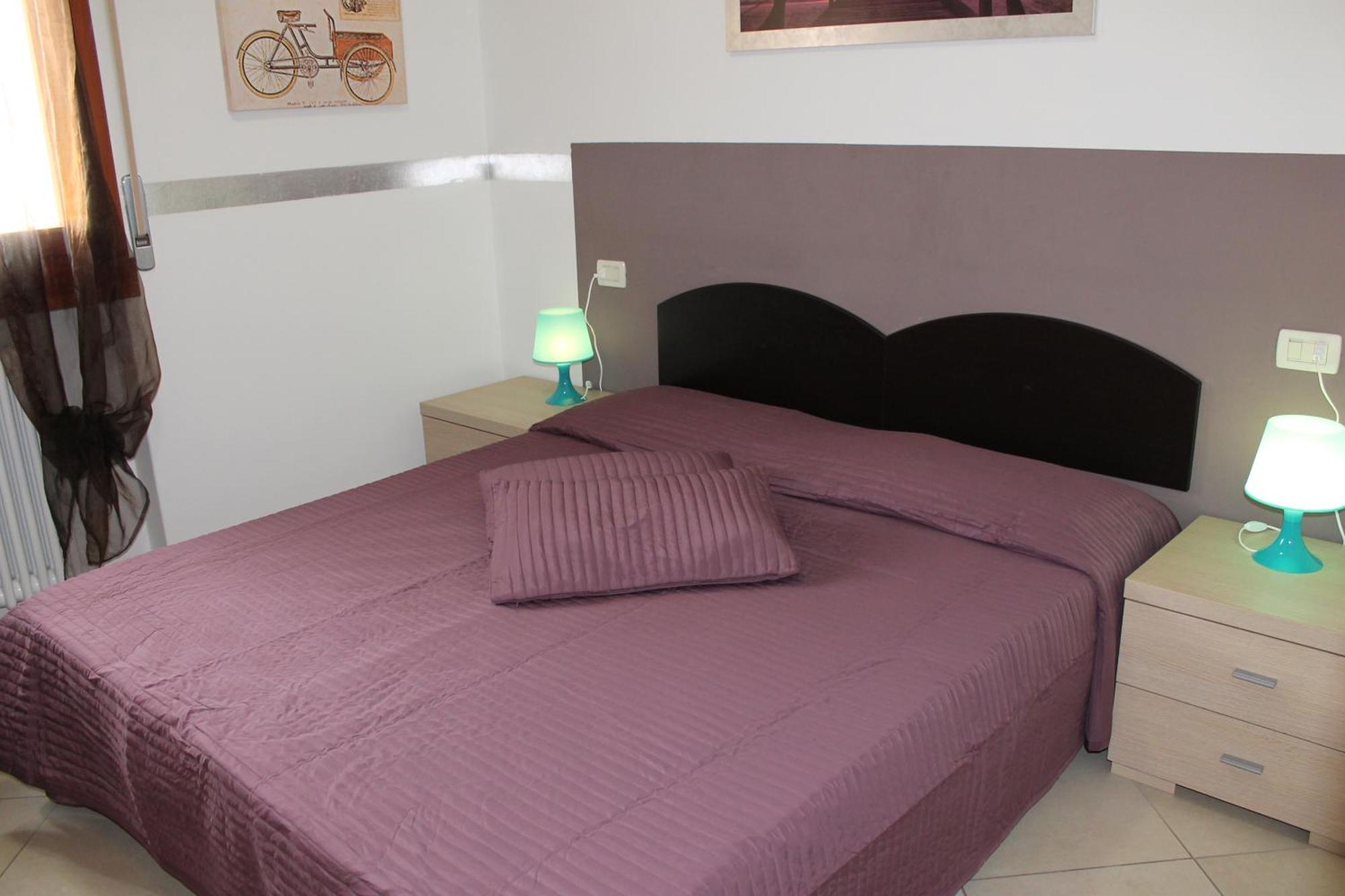 Residence La Madonnina Peschiera del Garda Rom bilde